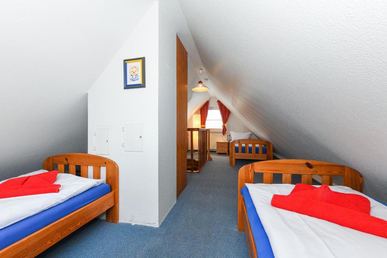 Ferienwohnung Juist Inselhaus Am Deich Neuharlingersiel Luaran gambar